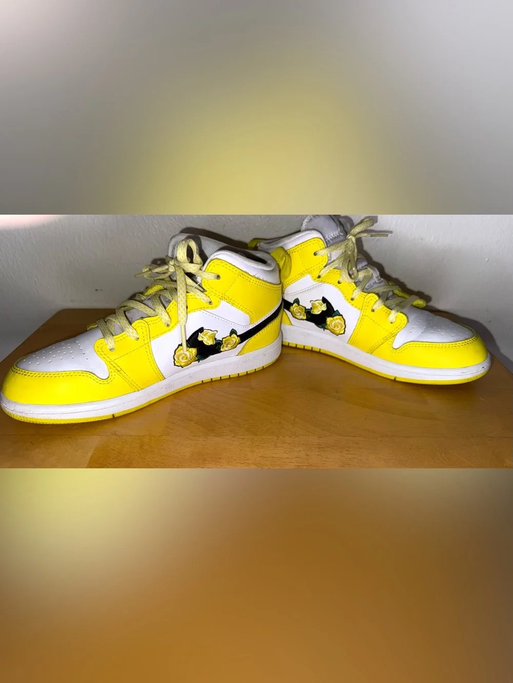 Air Jordan 1 Mid SE GS 